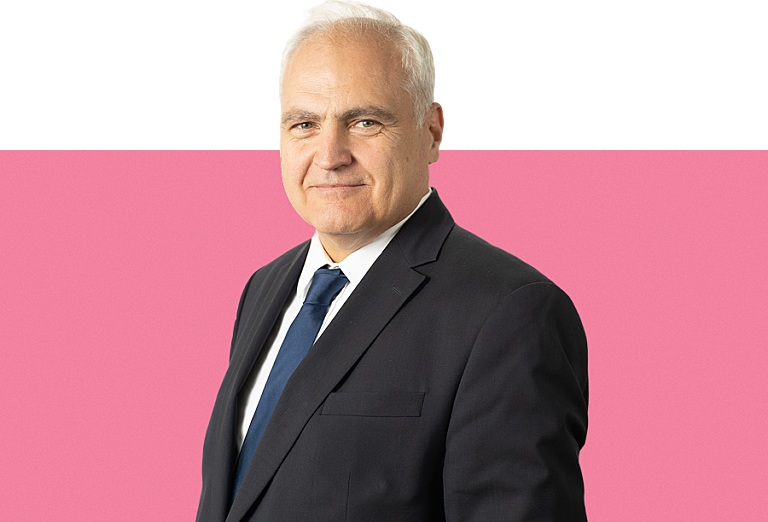 Porträt von Marcel Schuster, Aufsichtsratsvorsitzender der Legends One Capital AG.